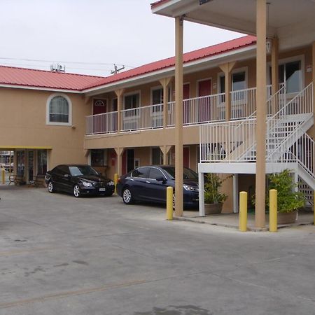 Eagle Pass Inn Экстерьер фото