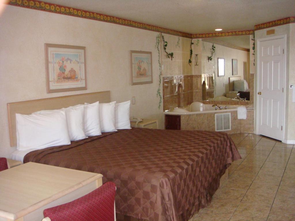 Eagle Pass Inn Экстерьер фото